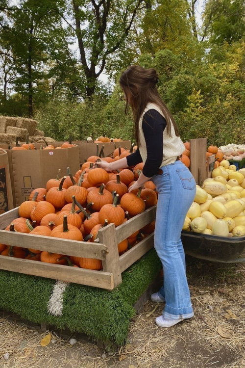 23 Cute Pumpkin Patch Outfits to like the Lead in a Netflix Autumn Rom-Com