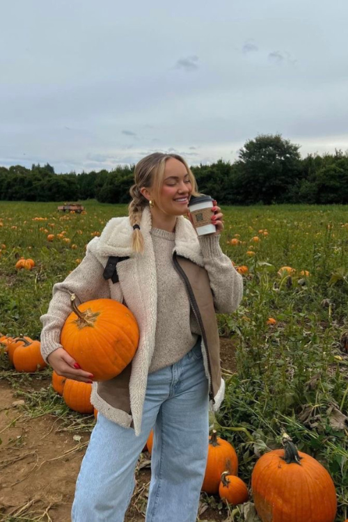 23 Cute Pumpkin Patch Outfits to like the Lead in a Netflix Autumn Rom-Com