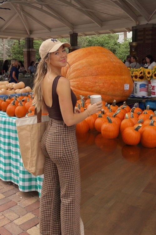23 Cute Pumpkin Patch Outfits to like the Lead in a Netflix Autumn Rom-Com