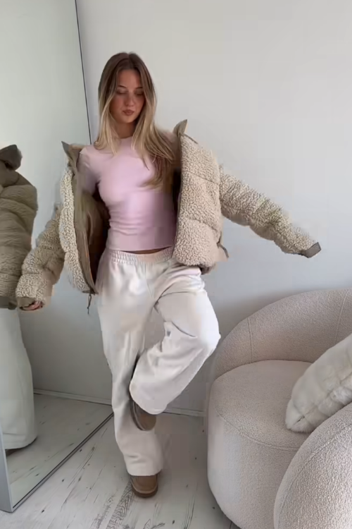 15 UGGs Lowmel Outfits So Cute, You’ll Wanna Wear Them on Repeat