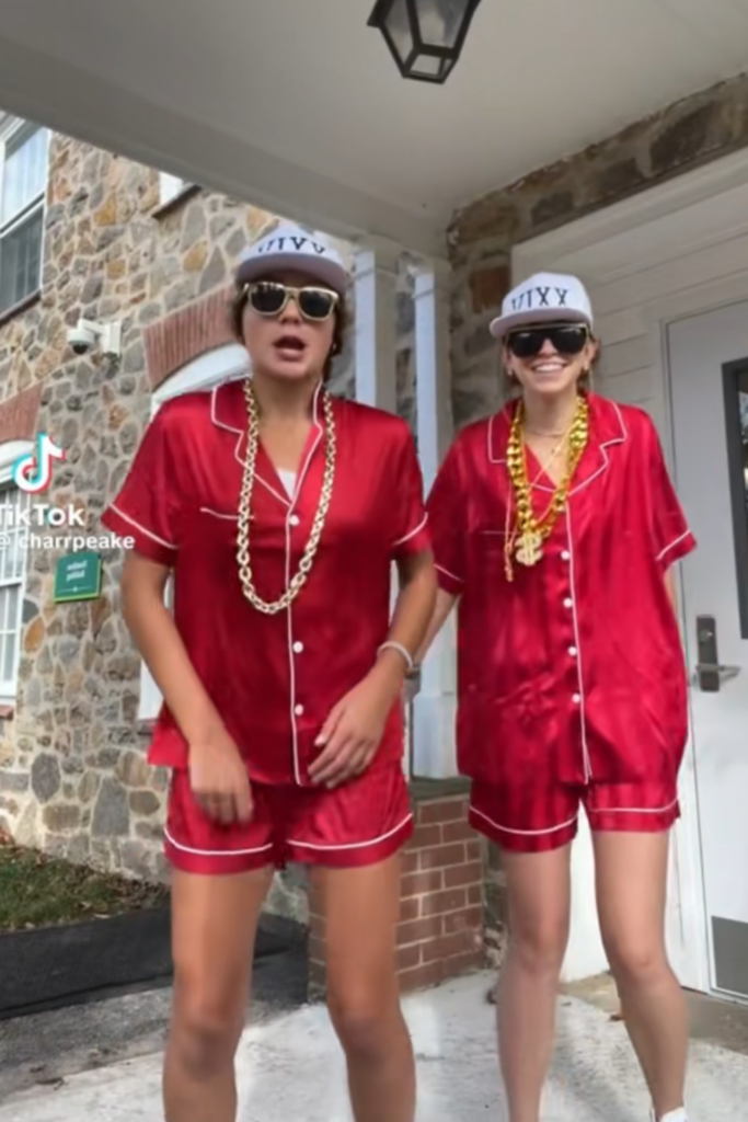 36 Group Halloween Costumes That’ll Make You the Coolest Coven in the Room 36 Group Halloween Costumes That’ll Make You the Coolest Coven in the Room