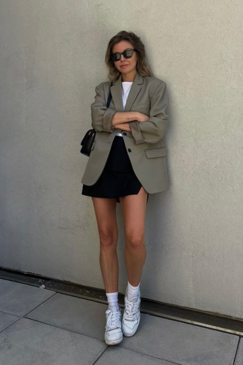 How to Style a Black Skirt Without Looking Basic—26 Black Skirt Outfit Ideas How to Style a Black Skirt Without Looking Basic—26 Black Skirt Outfit Ideas