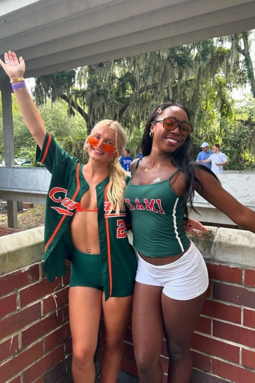 44 Envy-Worthy Game Day Outfits to Have You Lookin’ Like the MVP! 44 Envy-Worthy Game Day Outfits to Have You Lookin’ Like the MVP!