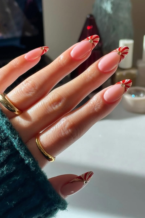 30 Holiday Nail Designs That Sparkle Harder Than the Tree 30 Holiday Nail Designs That Sparkle Harder Than the Tree