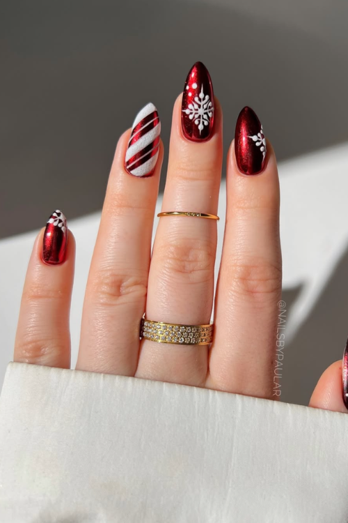 30 Holiday Nail Designs That Sparkle Harder Than the Tree 30 Holiday Nail Designs That Sparkle Harder Than the Tree
