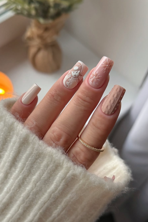 30 Holiday Nail Designs That Sparkle Harder Than the Tree 30 Holiday Nail Designs That Sparkle Harder Than the Tree