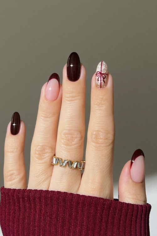 21 Simple Christmas Nails for Girls Who Like Pretty Without the Drama 21 Simple Christmas Nails for Girls Who Like Pretty Without the Drama