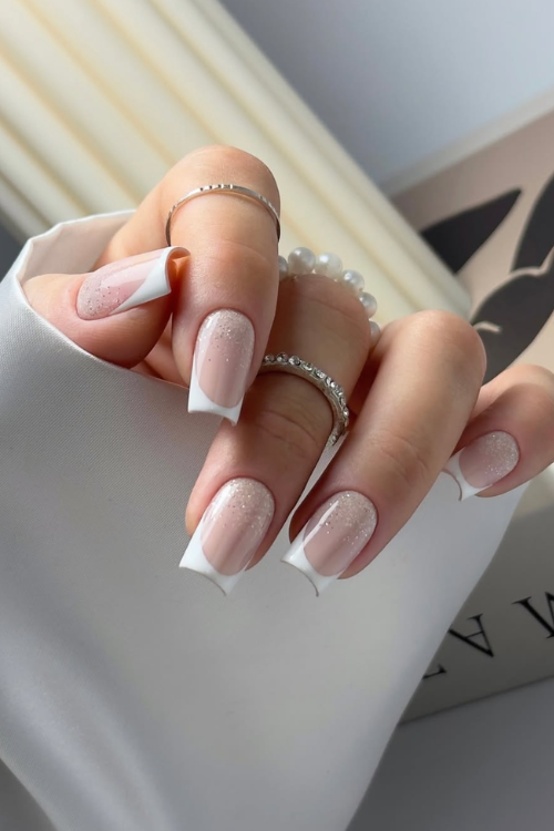 21 Simple Christmas Nails for Girls Who Like Pretty Without the Drama 21 Simple Christmas Nails for Girls Who Like Pretty Without the Drama