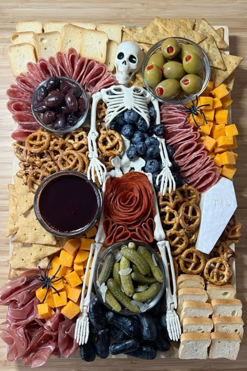 Witch, Please—These 19 Halloween Charcuterie Boards Are Chef’s Kiss Witch, Please—These 19 Halloween Charcuterie Boards Are Chef’s Kiss