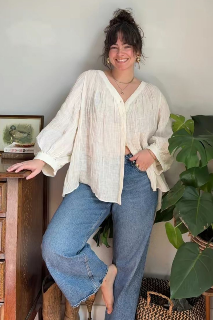 What to Wear If You Have Big Arms (Without Hiding Under Baggy Clothes) What to Wear If You Have Big Arms (Without Hiding Under Baggy Clothes)