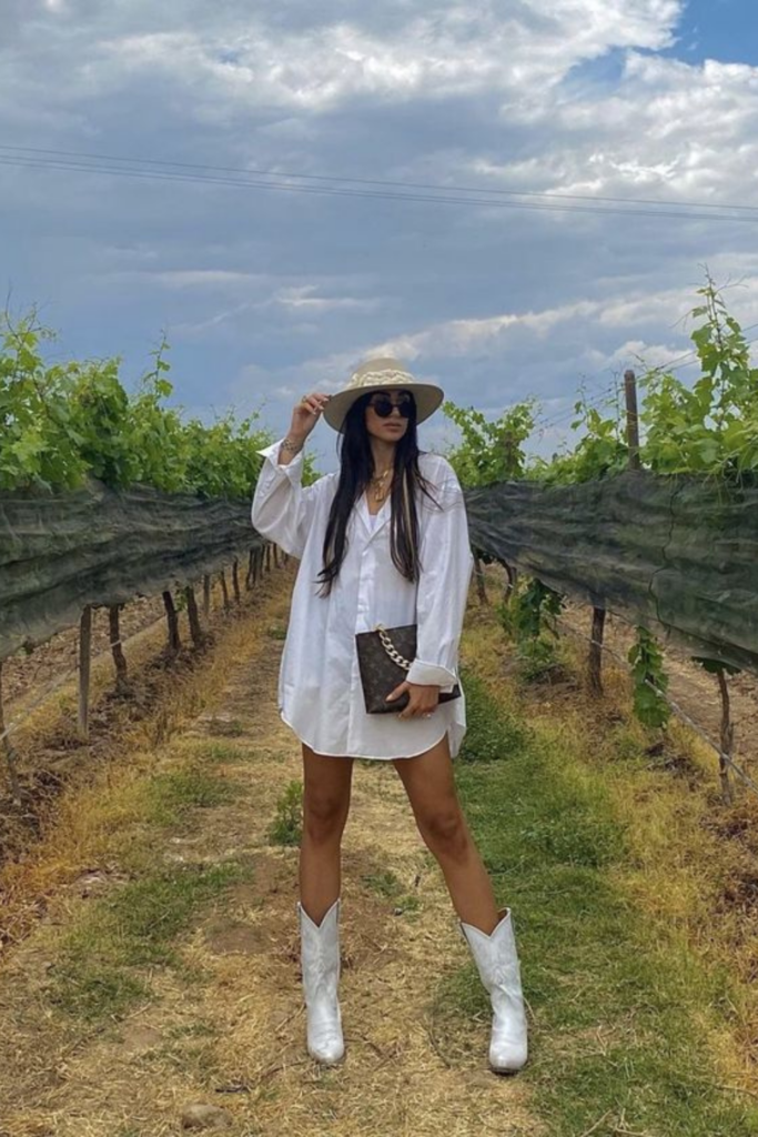 These 21 Fall Winery Outfits Deserve a Toast (and a Photoshoot) These 21 Fall Winery Outfits Deserve a Toast (and a Photoshoot)