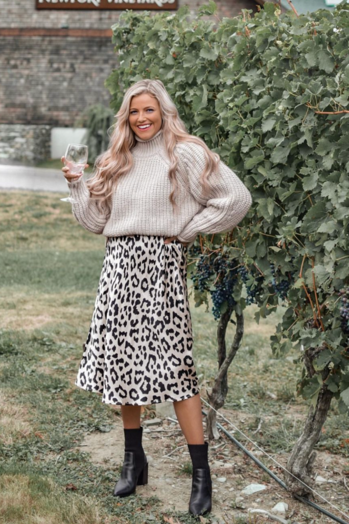 These 21 Fall Winery Outfits Deserve a Toast (and a Photoshoot) These 21 Fall Winery Outfits Deserve a Toast (and a Photoshoot)