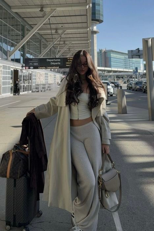 32 Comfy Airport Outfits That Are As Cute As They Are Cozy 32 Comfy Airport Outfits That Are As Cute As They Are Cozy