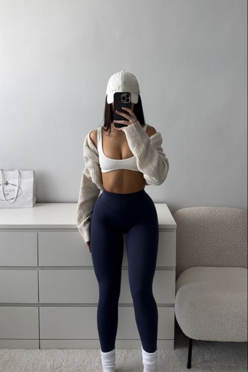 15 Chic Blue Leggings Outfits That Prove Color Is the New Neutral 15 Chic Blue Leggings Outfits That Prove Color Is the New Neutral