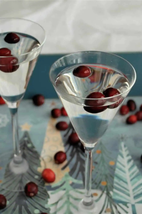 The 24 Christmas Cocktails That Instantly Turn You Into the Hostess of the Year