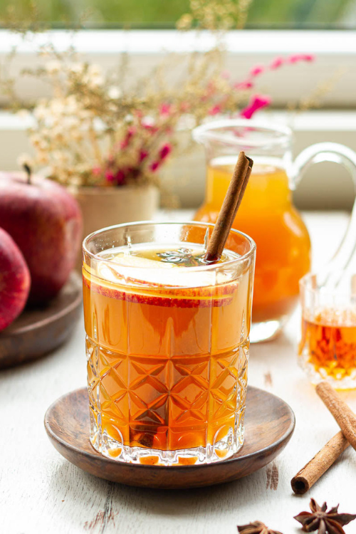 The 24 Christmas Cocktails That Instantly Turn You Into the Hostess of the Year