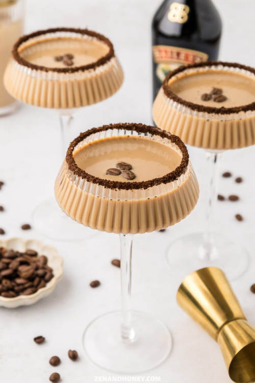 The 24 Christmas Cocktails That Instantly Turn You Into the Hostess of the Year