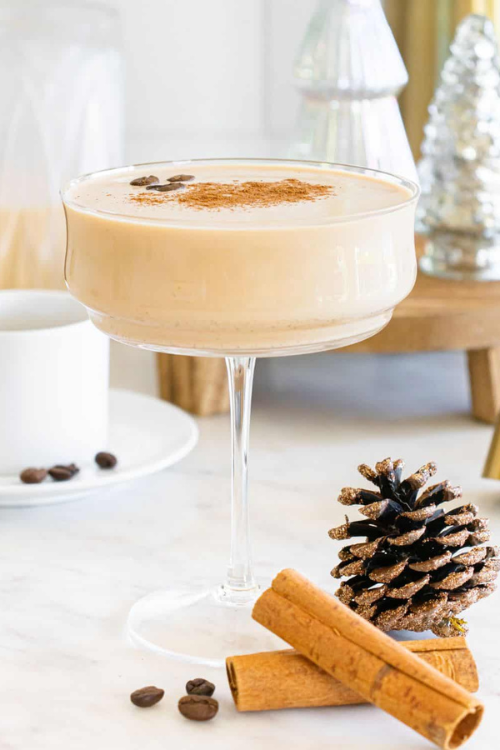 The 24 Christmas Cocktails That Instantly Turn You Into the Hostess of the Year