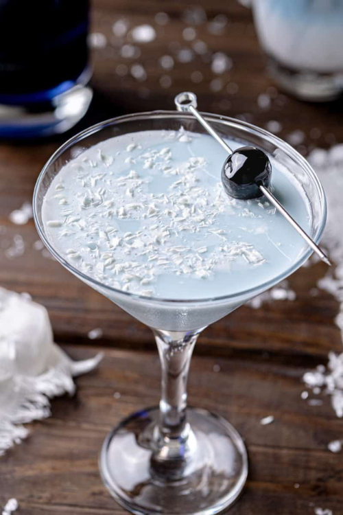 The 24 Christmas Cocktails That Instantly Turn You Into the Hostess of the Year