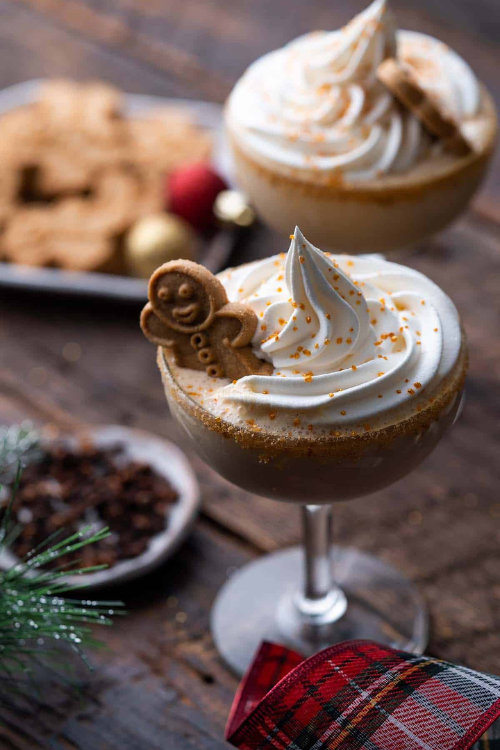The 24 Christmas Cocktails That Instantly Turn You Into the Hostess of the Year