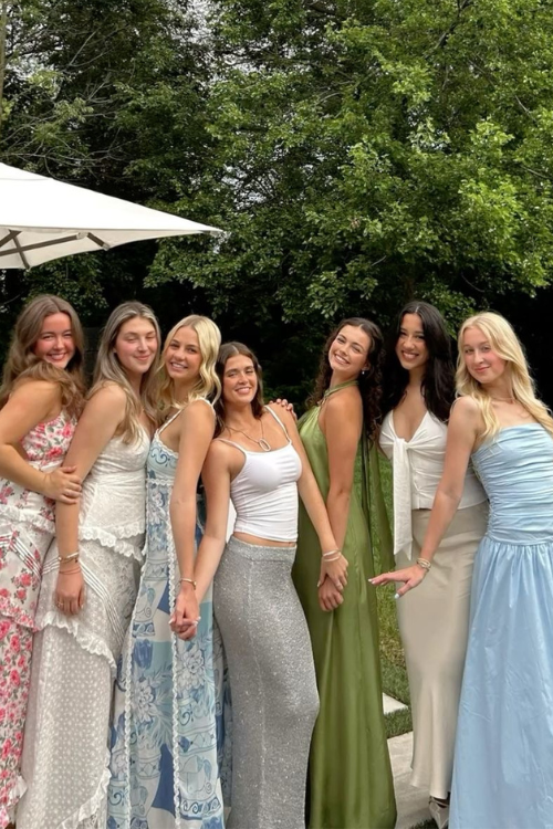 12 Garden Party Outfits That Make You the Best-Dressed Guest Every Time 12 Garden Party Outfits That Make You the Best-Dressed Guest Every Time