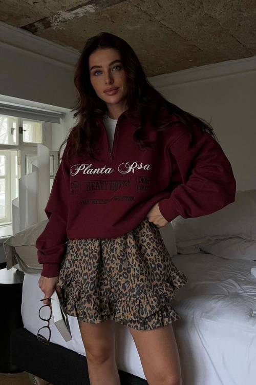 15 Hoodie and Skirt Outfits So Cute You’ll Want to Live in Them 15 Hoodie and Skirt Outfits So Cute You’ll Want to Live in Them