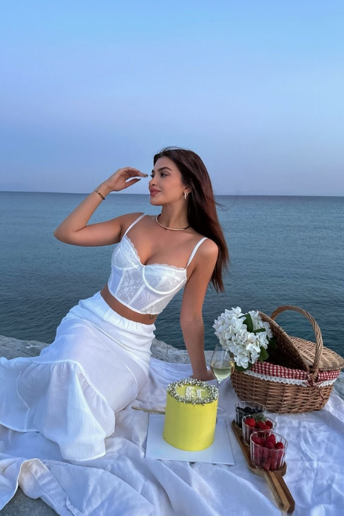 22 Cute AF Picnic Date Outfits to Make His Heart Flutter