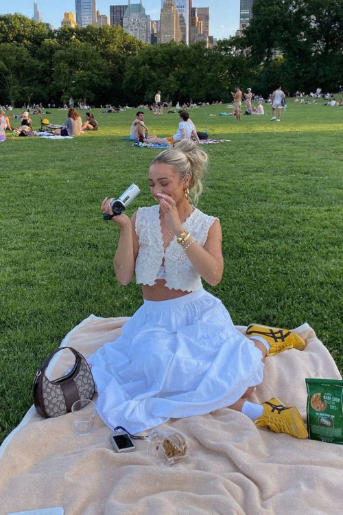 22 Cute AF Picnic Date Outfits to Make His Heart Flutter