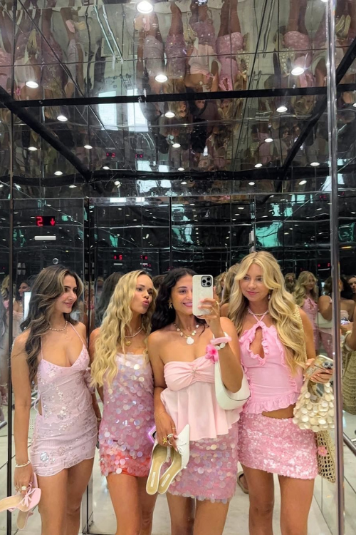 19 Chic Pool Party Outfits That’ll Make You the Best-Dressed by the Water 19 Chic Pool Party Outfits That’ll Make You the Best-Dressed by the Water