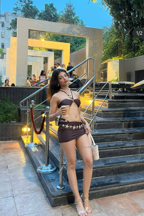 19 Chic Pool Party Outfits That’ll Make You the Best-Dressed by the Water 19 Chic Pool Party Outfits That’ll Make You the Best-Dressed by the Water