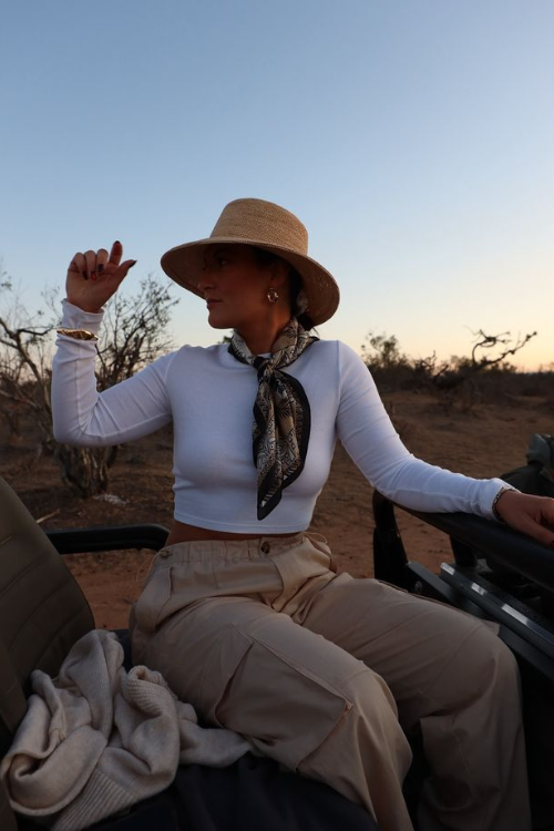 What to Wear to Safari to Look Wildly Chic & Make Everyone Go Heart-Eyed What to Wear to Safari to Look Wildly Chic & Make Everyone Go Heart-Eyed