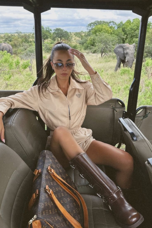 What to Wear to Safari to Look Wildly Chic & Make Everyone Go Heart-Eyed What to Wear to Safari to Look Wildly Chic & Make Everyone Go Heart-Eyed