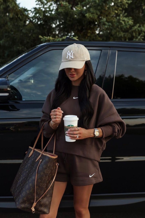 13 Soccer Mom Outfits That Make You the Hottest on the Sidelines 13 Soccer Mom Outfits That Make You the Hottest on the Sidelines