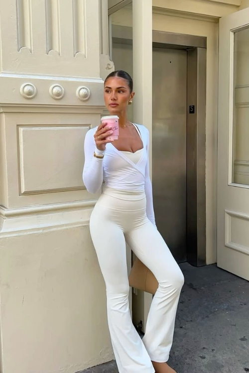 19 White Leggings Outfits That Make Casual Look Effortlessly Expensive 19 White Leggings Outfits That Make Casual Look Effortlessly Expensive