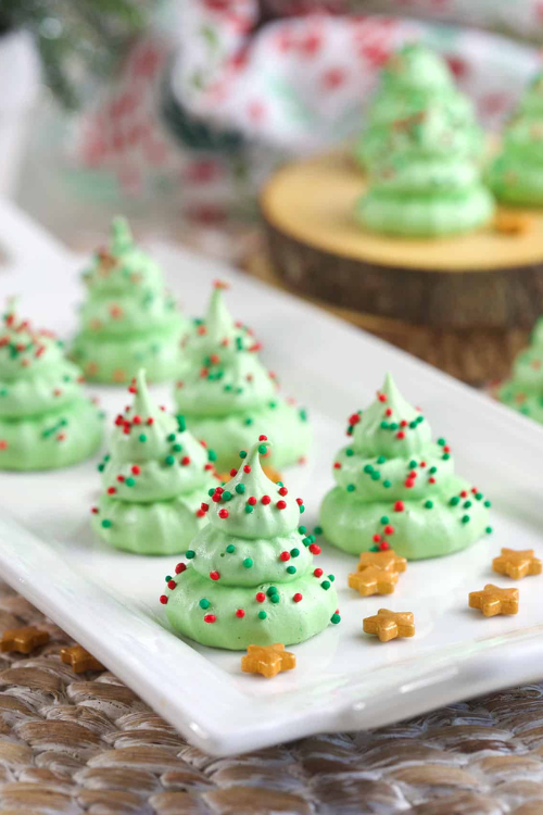 23 Festive Christmas Desserts Everyone Will Beg You to Make Again 23 Festive Christmas Desserts Everyone Will Beg You to Make Again