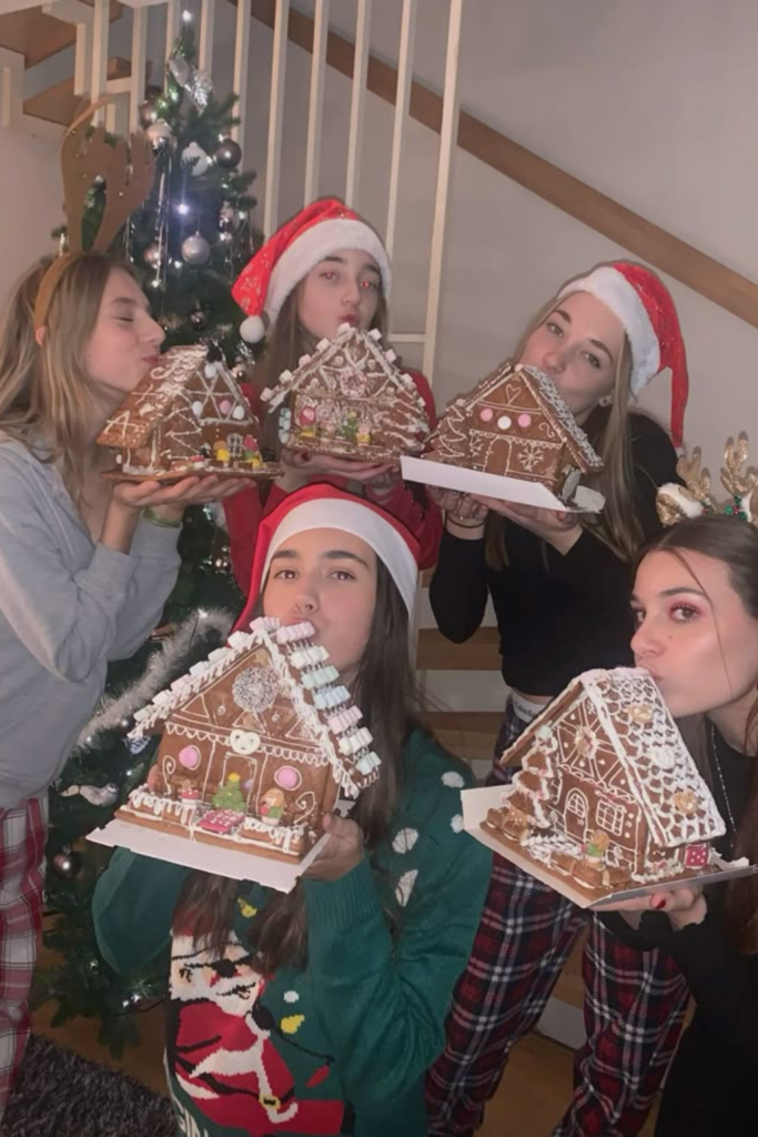 23 Cute Christmas Traditions That Make the Season Feel Straight Out of a Movie 23 Cute Christmas Traditions That Make the Season Feel Straight Out of a Movie