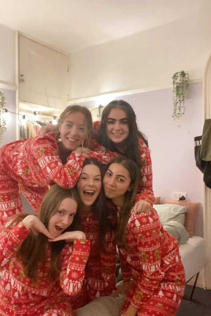 23 Cute Christmas Traditions That Make the Season Feel Straight Out of a Movie 23 Cute Christmas Traditions That Make the Season Feel Straight Out of a Movie