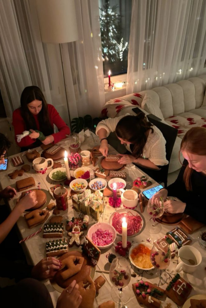 23 Cute Christmas Traditions That Make the Season Feel Straight Out of a Movie 23 Cute Christmas Traditions That Make the Season Feel Straight Out of a Movie