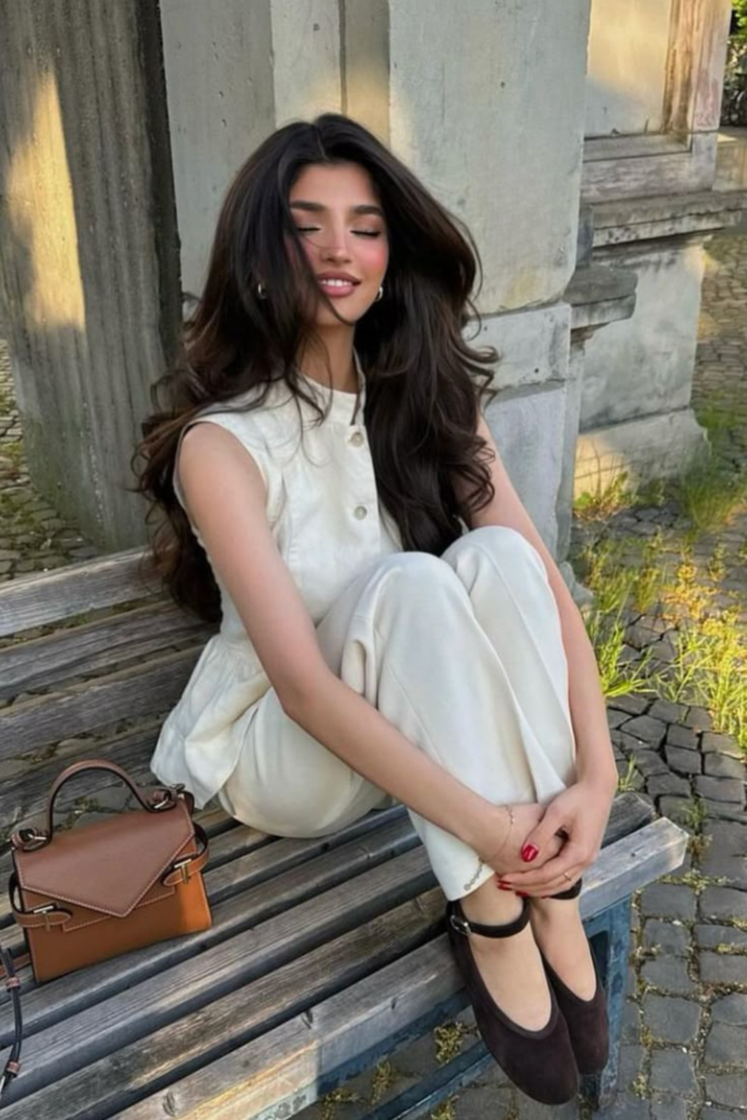 24 Feminine Habits That Make You Instantly More Attractive 24 Feminine Habits That Make You Instantly More Attractive