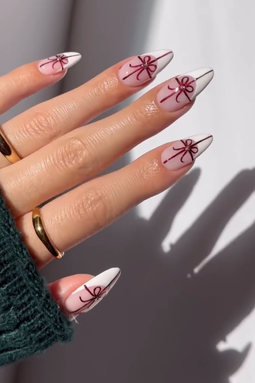 43 White Christmas Nails That Are So Gorgeous, You'd Want Them All!