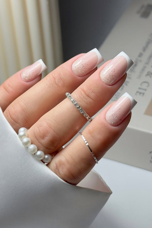 43 White Christmas Nails That Are So Gorgeous, You'd Want Them All!