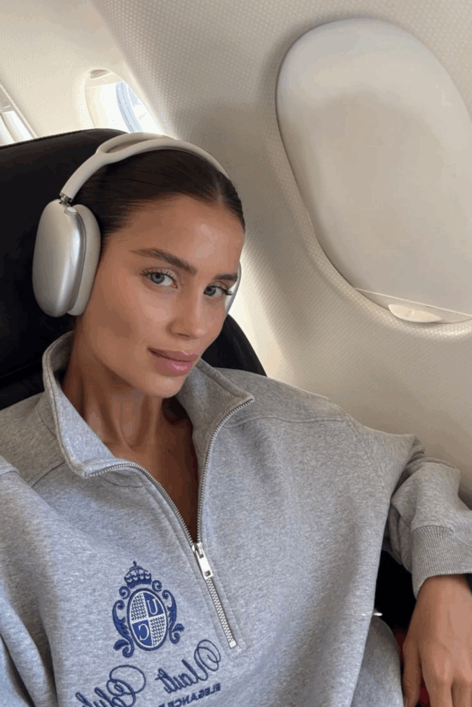 How to Look Effortlessly Expensive at the Airport (Without Designer Everything) How to Look Effortlessly Expensive at the Airport (Without Designer Everything)