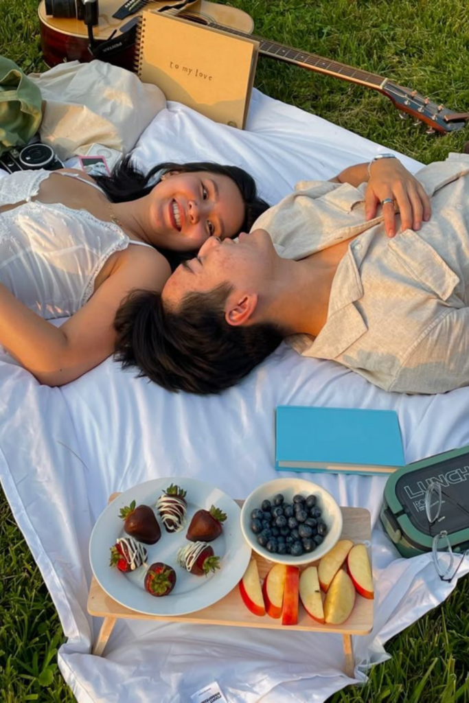 20 Picnic Date Ideas That Feel Straight Out of a Summer Romance Novel 20 Picnic Date Ideas That Feel Straight Out of a Summer Romance Novel