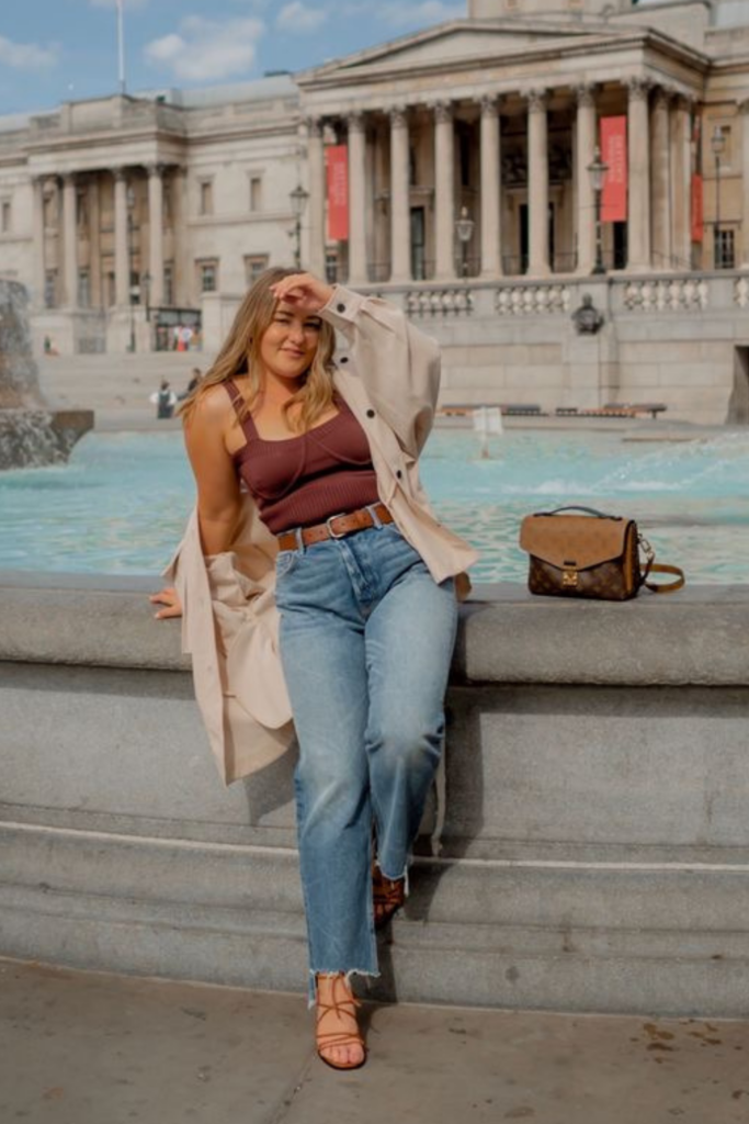 16 Style Secrets Every Short and Curvy Girl Needs to Know to Look 10x More Confident