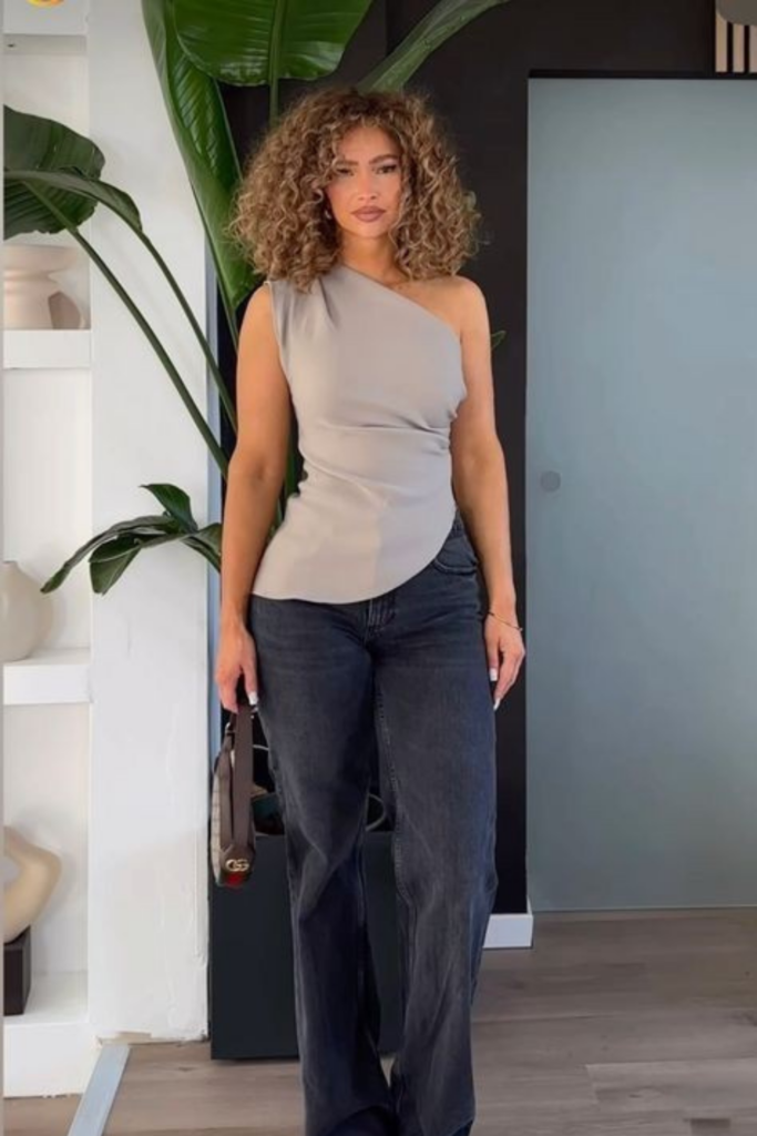 How to Dress If You Have a Short Torso (Without Looking Boxy or Cut-Off)