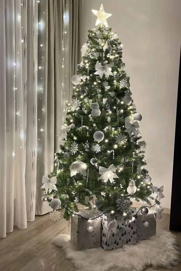 The 19 White Christmas Trees That Turn Your Home Into a Snowy Fairytale The 19 White Christmas Trees That Turn Your Home Into a Snowy Fairytale