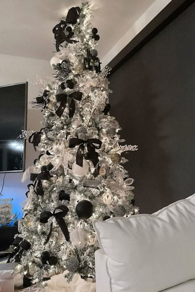 The 19 White Christmas Trees That Turn Your Home Into a Snowy Fairytale The 19 White Christmas Trees That Turn Your Home Into a Snowy Fairytale