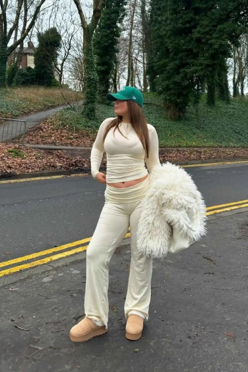 19 White Leggings Outfits That Make Casual Look Effortlessly Expensive 19 White Leggings Outfits That Make Casual Look Effortlessly Expensive