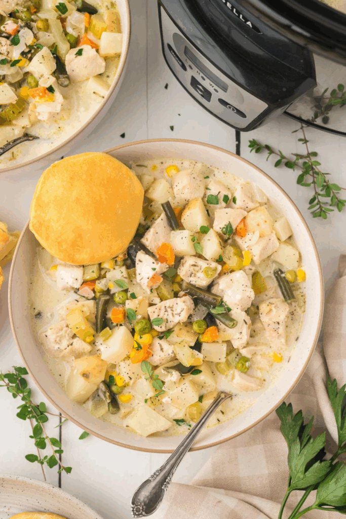 23 Mouth-watering Crockpot Recipes That Make Dinner Stupidly Easy 23 Mouth-watering Crockpot Recipes That Make Dinner Stupidly Easy