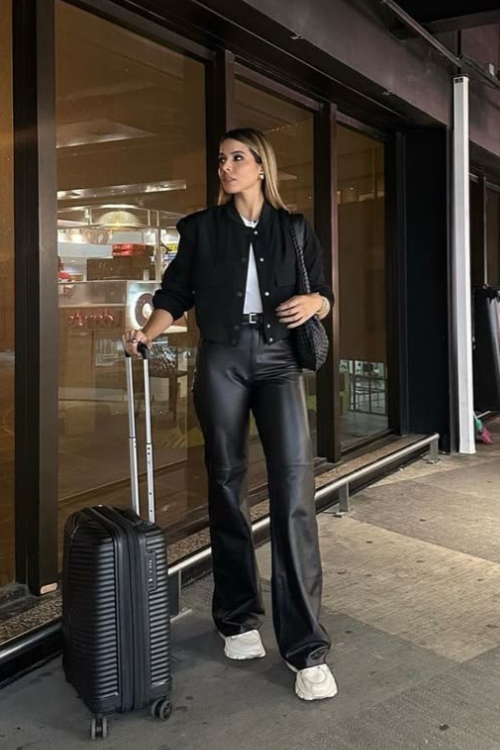 32 Comfy Airport Outfits That Are As Cute As They Are Cozy 32 Comfy Airport Outfits That Are As Cute As They Are Cozy